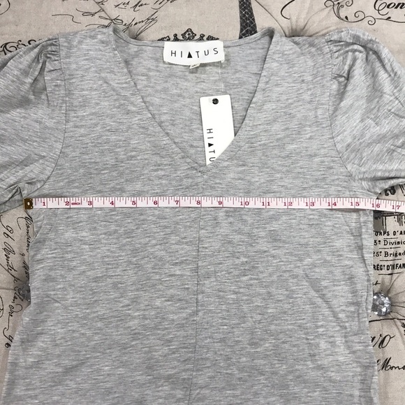 HIATUS V-Neck Puff Sleeve Top - Picture 7 of 8